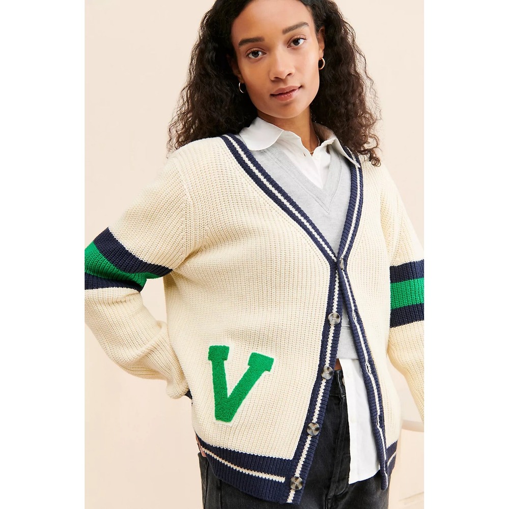 Callahan Knitwear Varsity Collegiate Cardigan Ivory Green V Patch Sweater Medium